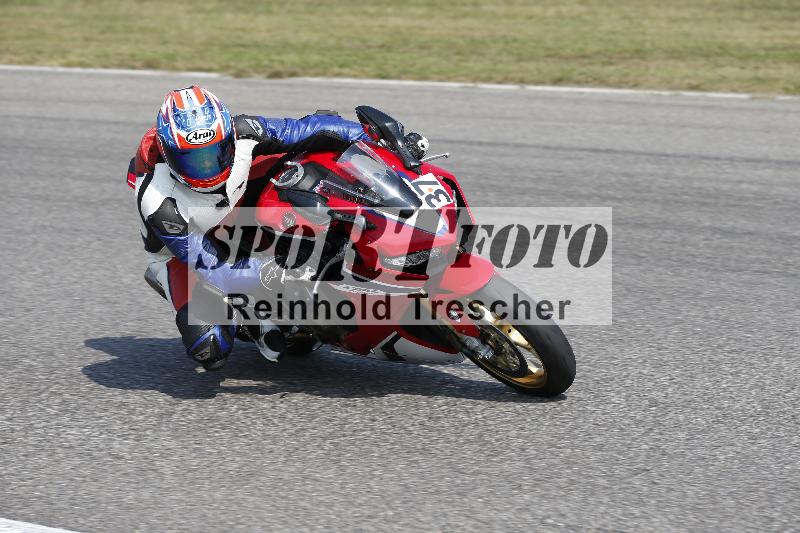 /Archiv-2025/49 26.08.2025 Cornu Master School ADR/rot-rouge/37